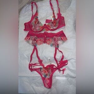 Beautiful pink for love and lemons set
